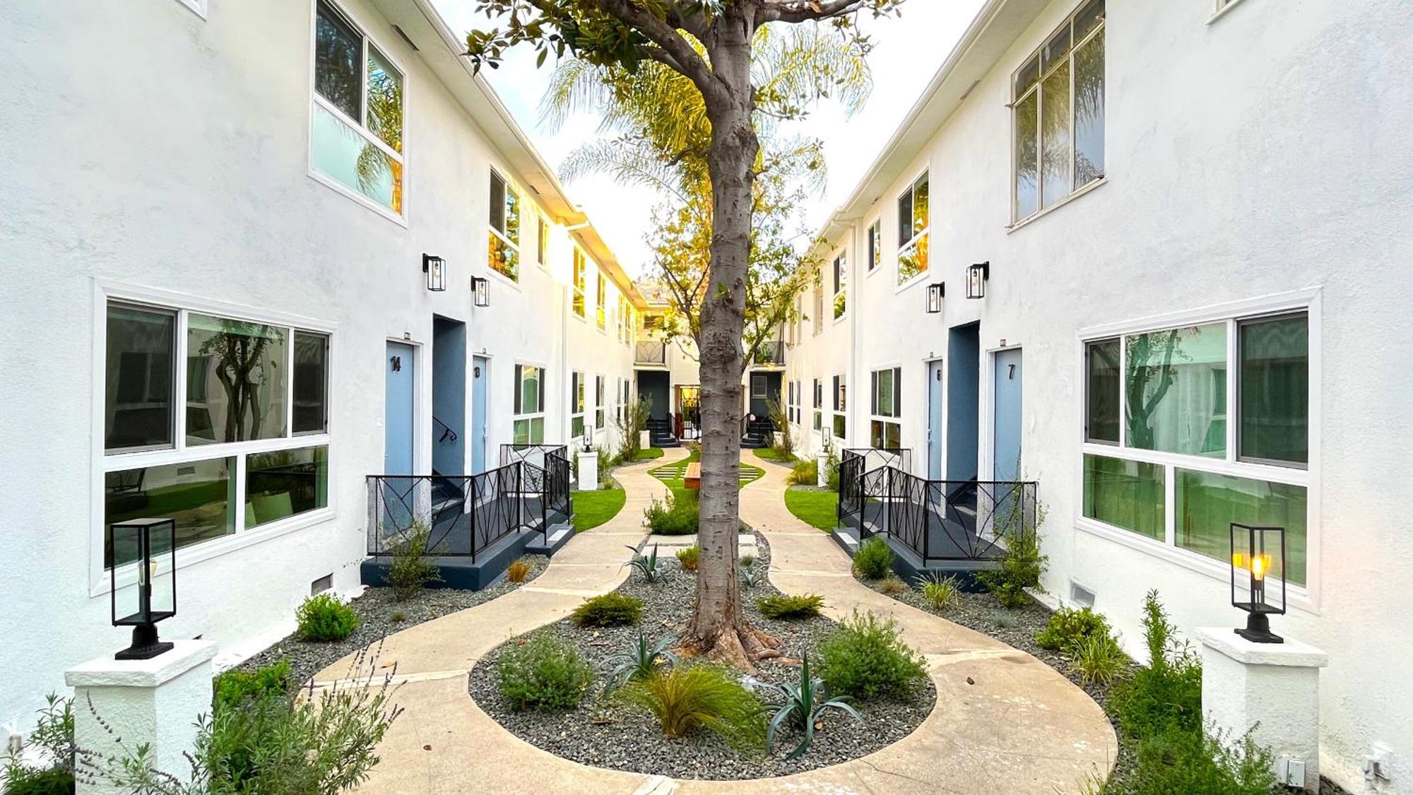 לוס אנג'לס Hollywood/Thai Town Courtyard Apartment מראה חיצוני תמונה